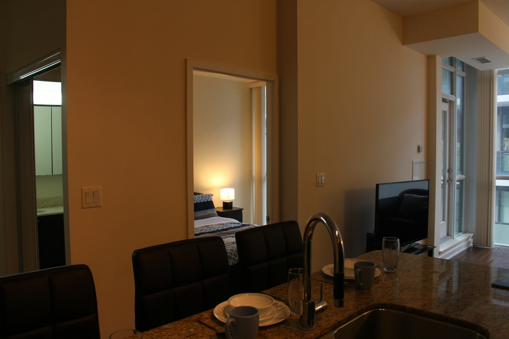 Custom Luxury Suite - By Elite Suites Mississauga Eksteriør billede