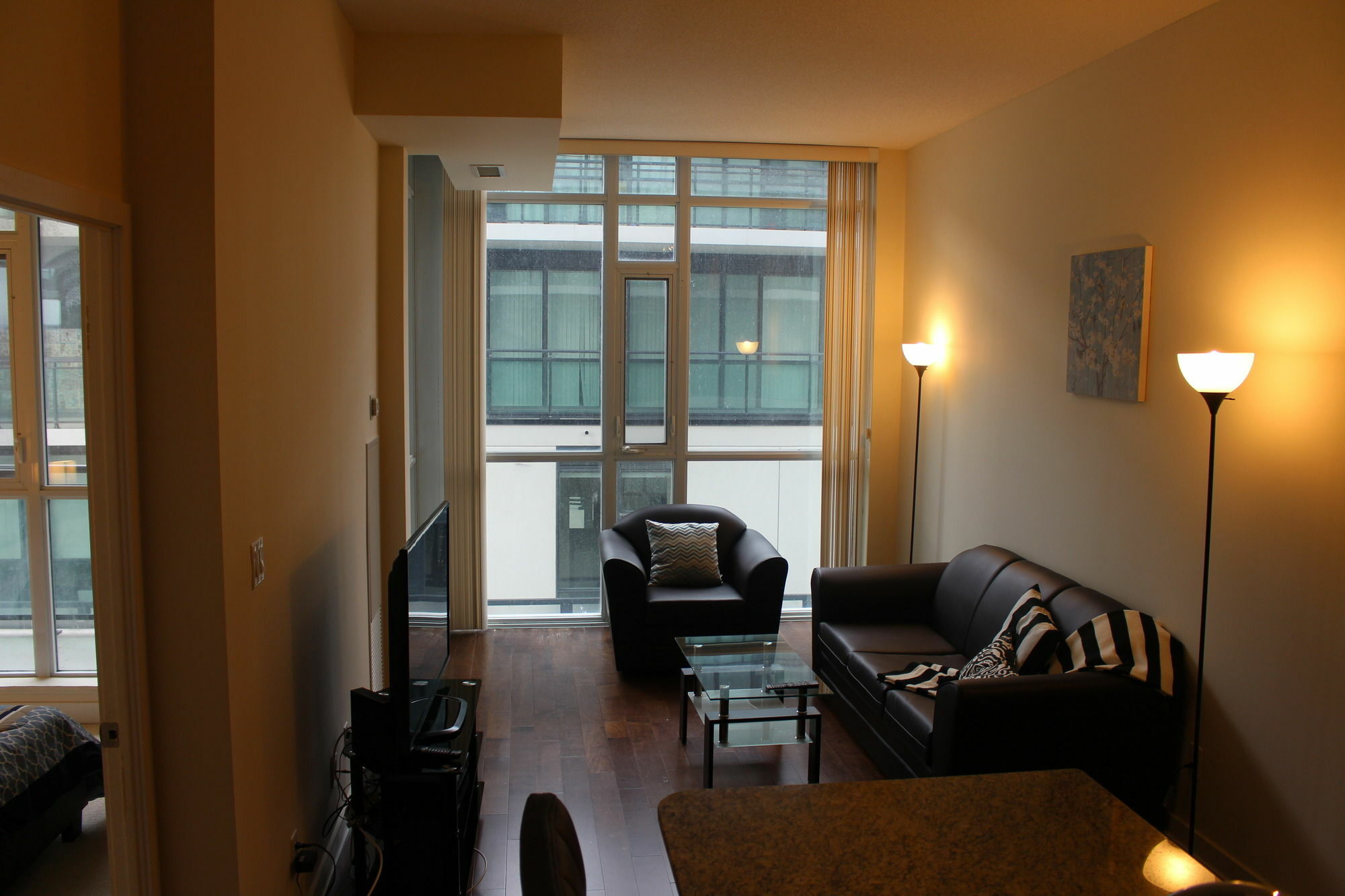 Custom Luxury Suite - By Elite Suites Mississauga Eksteriør billede